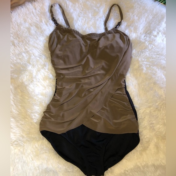 Brown and Black Swimsuit with Ruched Design - Picture 5 of 16